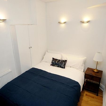 Cozy Retreat By Aresti Hotels ロンドン エクステリア 写真
