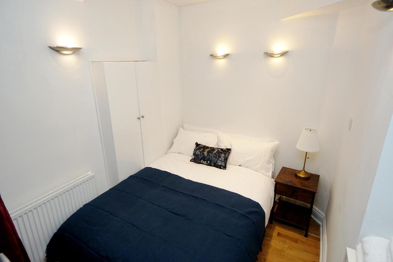 Cozy Retreat By Aresti Hotels ロンドン エクステリア 写真