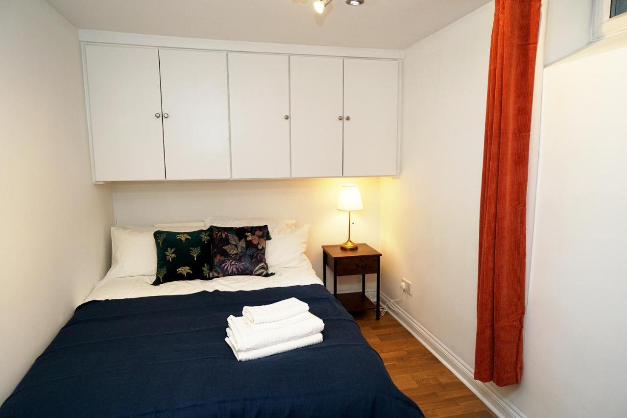 Cozy Retreat By Aresti Hotels ロンドン エクステリア 写真
